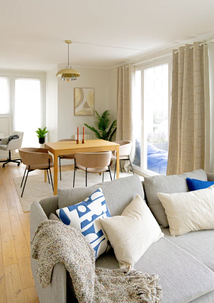Aménagement clés en main d’un salon et salle à manger dans un appartement Airbnb à Paris 13ᵉ – espace optimisé, décoration soignée, prêt à accueillir.