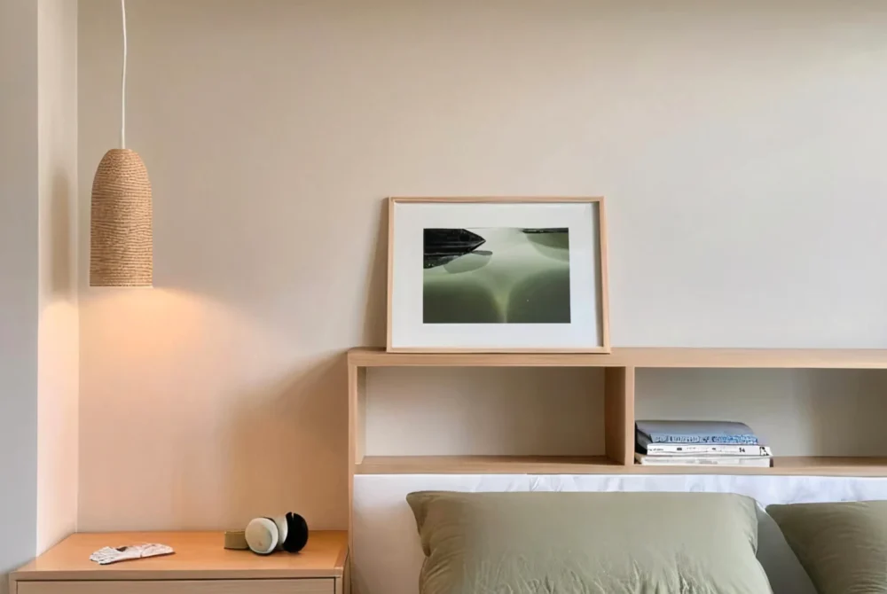 Aménagement de chambre sur mesure à Paris 19ᵉ avec rangements intégrés Optimiser un petit espace